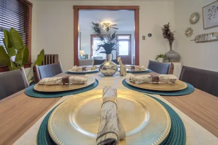 Downtown Charm: Pets Welcome