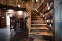 Lampasas' only grain silo cabin. Close to 3 State Parks and Spider Mountain