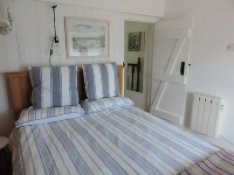 Top Gallant Holiday Cottage Runswick Bay with great beach and sea views