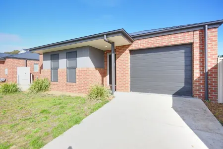 Geethree - Family escape