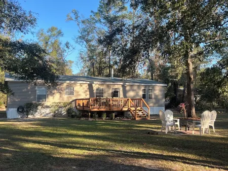 Ideal Location in Live Oak, FL