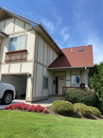 Gaylord Home + Hottub, On Hole One of Otsego’s Classic