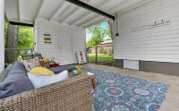 "The Fried Green Tomato" Family & Pet Friendly,  QR Code Walk Thru, 1 night min.