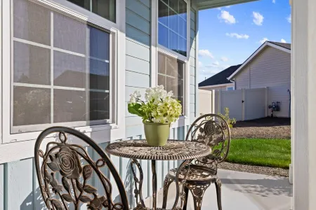 Chic 3BR near Wineries, Lake Lowell & C of I - Ideal for Hiking & Relaxing! Отели рядом с достопримечательностью «Парк Ротари Понд»