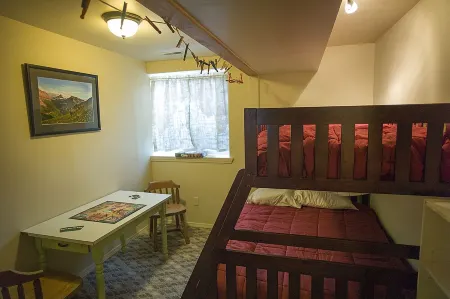 Glacier National Park family-friendly flat Отели рядом с достопримечательностью «Montana Vortex and House of Mystery»