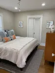 Craftsman house 500 yards to beach and short walk to many restaurants