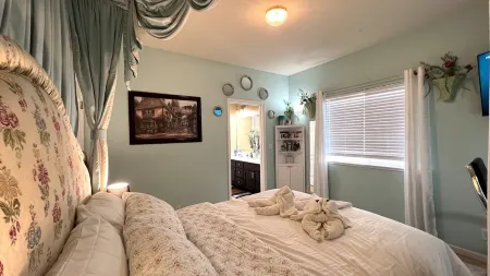 Nabor(10) fully furnished charming amazing bedroom