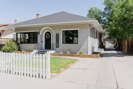 Modern Farmhouse in downtown Grand Junction Отели в г. Меса