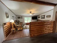 Dogs Welcome! Lake House. Close to Dells!