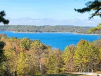 NEW! Luxury cottage with epic lake view