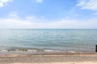 The Pink Lady of The Lake: A charming Glenn cabin!