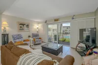 Beach Condo - Oceanfront Gem!