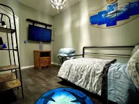 Spacious 6 bedroom home on a 430 acre all sports lake.