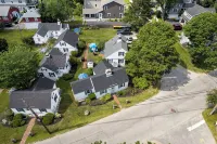 Updated Cottage - Steps to Pine Point Beach! Hotels near Pine Point Beach