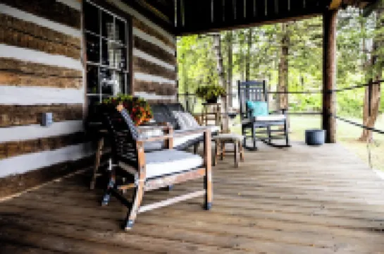 Granddaddy's Cabin -ON THE BLUFF OF DAYTON MTN! 13 Minutes from Chickamauga Lake