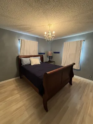 Chatsworth Charm Cabin-Influenced House