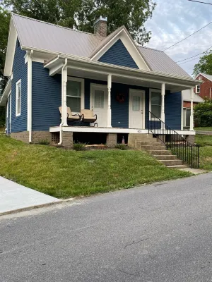 Cozy Cottage walking distance to Downtown! Hotels in Greeneville