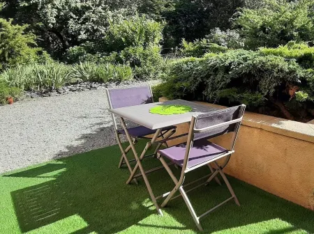 2 steps from the historic center, pleasant, quiet gite with beautiful saltwater swimming pool