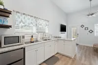 SAND AND OCEAN LOVERS VACATION VILLA "B"