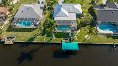 Villa Paradise Cove  Waterfront, Free Dock, pool heated, Gulf Access 트윈 플라자 센트럴 주변 호텔