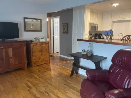 Cozy, Clean, and Convenient Отели в г. Парсонс