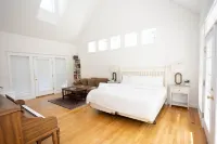 Magnificent Six Bedroom Ogunquit Estate - Pet Friendly!