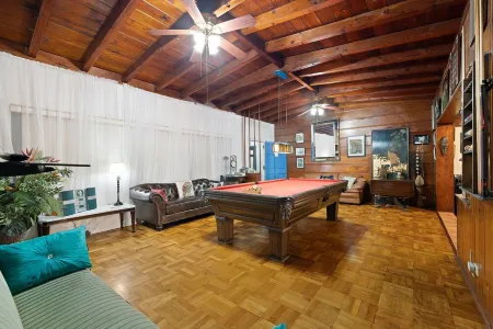 Miami Oasis with Pool Near Shops and Beaches Отели в г. Север Майами