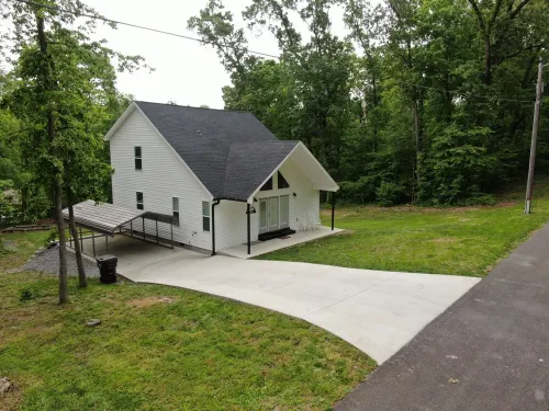 Ocoee Getaway￼ house with hot tub and fire pit