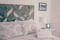 MaineStay Cottage #5 With Fireplace & Fully Stocked Kitchen in Hampden/Bangor