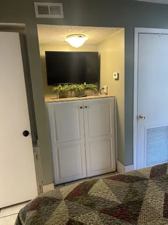 A+ Condo Downtown W/Fireplace, Indoor & Outdoor Pools