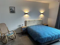 Maison de Vacances à Deux pas du Cap Blanc Nez et à 50 m de la Plage Hôtels à proximité de : Auchan Hypermarché Calais