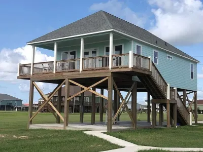 Luxury Angler Bay Waterfront - Arrive Early & Stay Late!