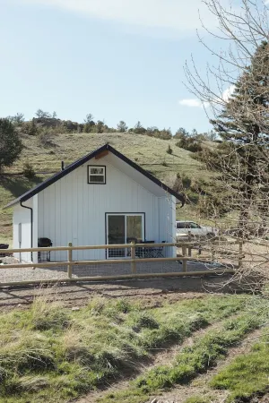 Farm stay near Yellowstone, Livingston, Bozeman, hiking, fishing, skiing