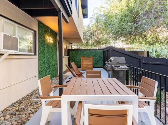 2-bedroom apartment just 10 minutes to University of San Diego