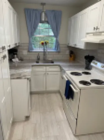 Sweet Little Nest Condo with pool-Hoover Sports Plex and Oak Mountain State Park