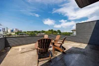 3 Story 2Br-2.5BA Townhouse w/Terrace/Pool Downtown ATL