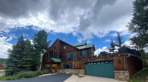 Your family wants to relax in the mountains from the deck @ Montaña Azul, Mt CB!