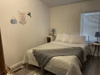 Serene & comfortable Southwestern home in Dalhart for you and your pets…