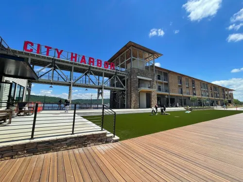 Unwind at a New Luxury Log Cabin, Stunning Lake Views, 3 Miles from City Harbor