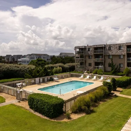 End Unit Oceanfront Condo 2 Min to Beach 1.5 if You Run That View Though!!!