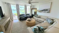 POSHPADZ Villa Hermosa, Sleeps 6, Water View, Walk to Jupiter Beach, Pool,Tennis