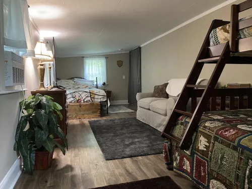 Charming Fishing Cabin w/ lake view near Stone Mountain