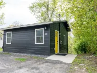 Campfire Cottage: Fireplace, fire pit & no chores! Hotels in Ulster