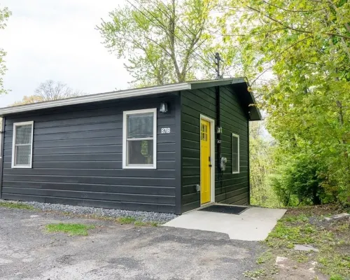 Campfire Cottage: Fireplace, fire pit & no chores! Hotels in Ulster