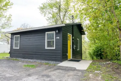 Campfire Cottage: Fireplace, fire pit & no chores!