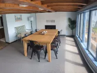 Charming 4-bedroom Lake house on Lake Ripley in Cambridge Hotels in Lake Ripley