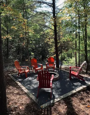 4 Bedroom Basye, VA with Nearby Skiing, Lake & Mountain Biking. Fully Equipped