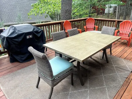 4 Bedroom Basye, VA with Nearby Skiing, Lake & Mountain Biking. Fully Equipped Отели в г. Басай