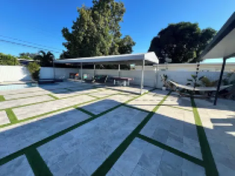 Poolside Retreat Haven close to MIA Airport