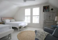 Downtown Charlevoix Boutique Cottage #1